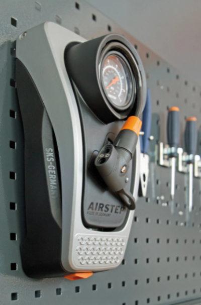 SKS Fu&szlig;tretpumpe Airstep AV/DV/SV, sw, mit Manometer, 7bar/102PSI Produktbild 2
